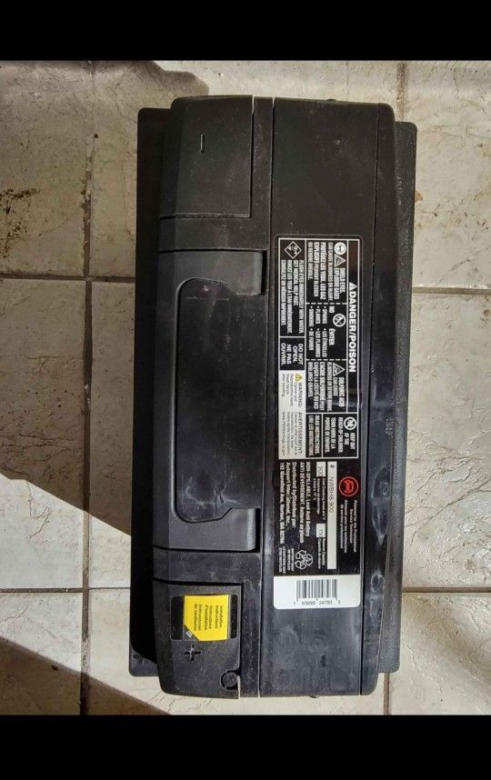 NWBH8-900 Car Battery / 150 Reserve Capacity