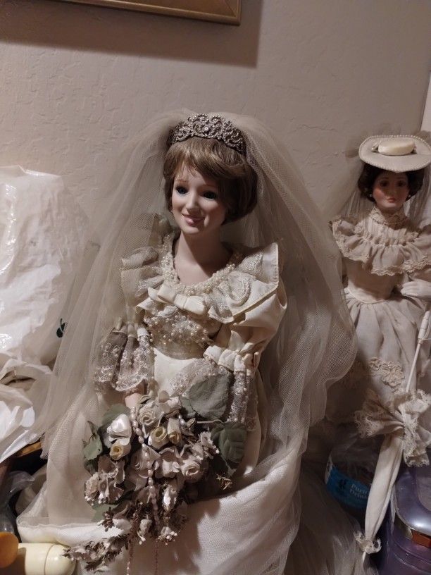 1985 Princess Dianna Bride Porcelain Doll