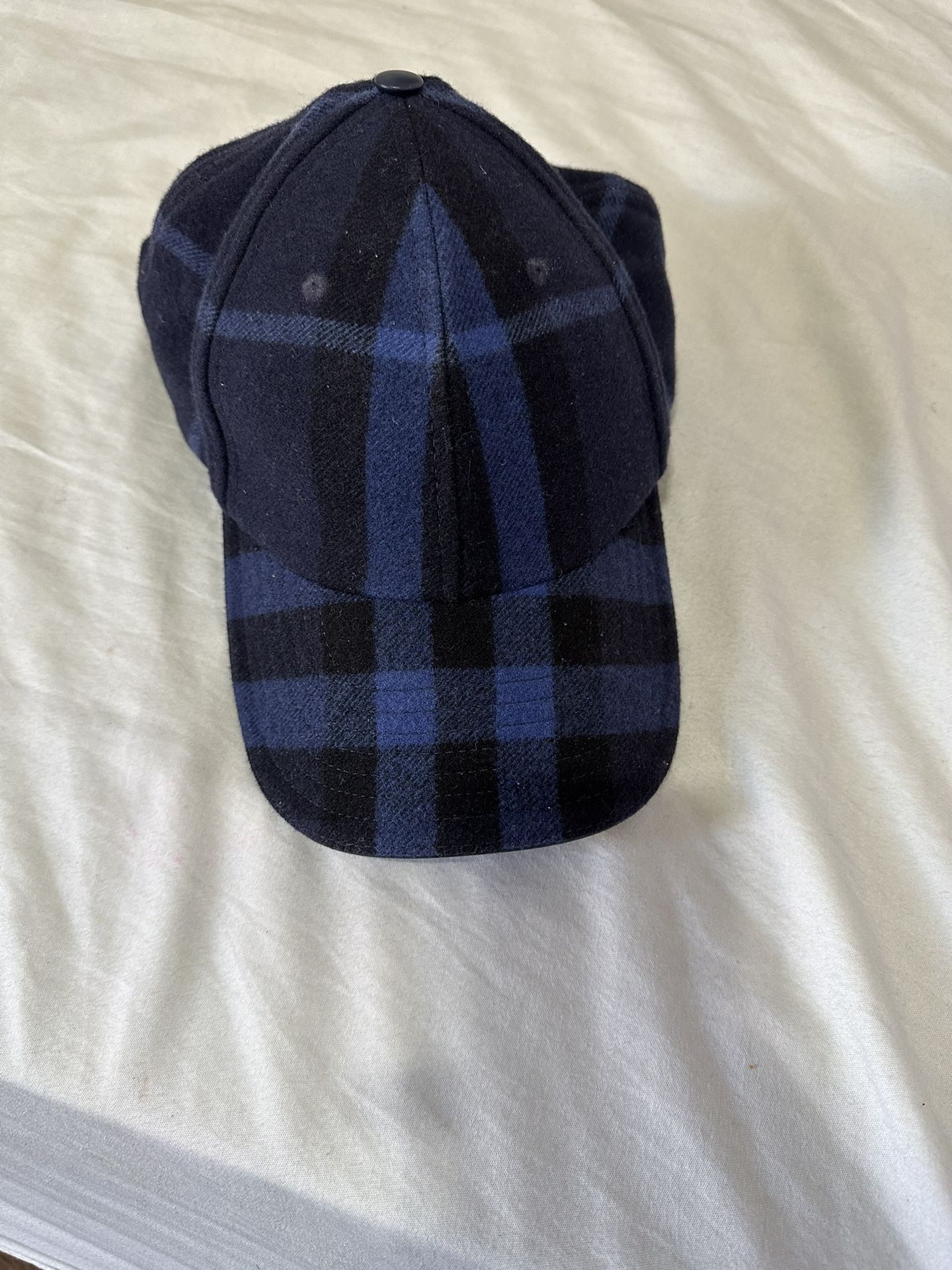 WOMANS Burberry Hat, FEMALE!