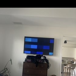 Samsung UN32J5205 32-Inch 1080p Smart LED TV 