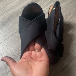 ZAPATOS BONITOS SIZE 8 EN BUENAS CONDICIONES 