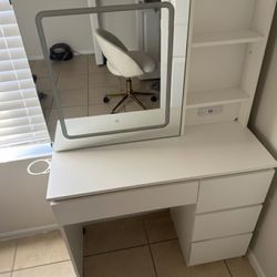 White Vanity Desk And Chair 