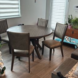 Dining Table/ 4 Chairs