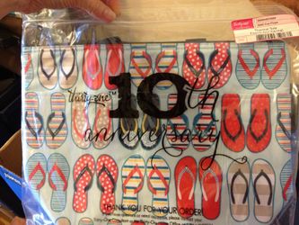 New thirty one thermal tote fun flops flip flops