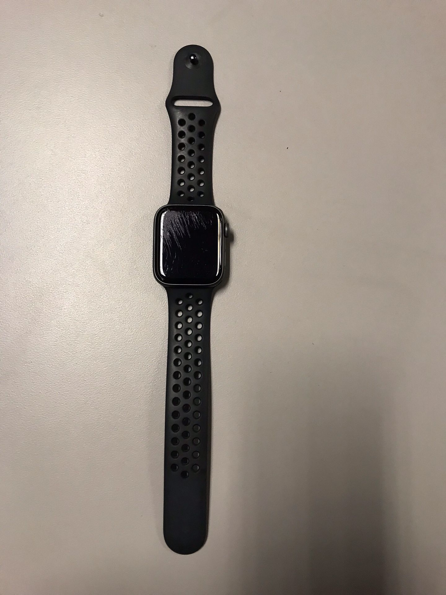 Series 4 Apple Watch 44mm Nike/GPS +Cellular