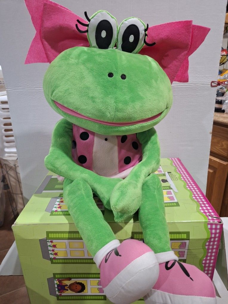 Fanny Frog Puppet From Frogstreet Press It's Perfect For Any Pre-k or Kindergarten Classroom W 32" Poseable Arms With Jumbo Alphabet Book.