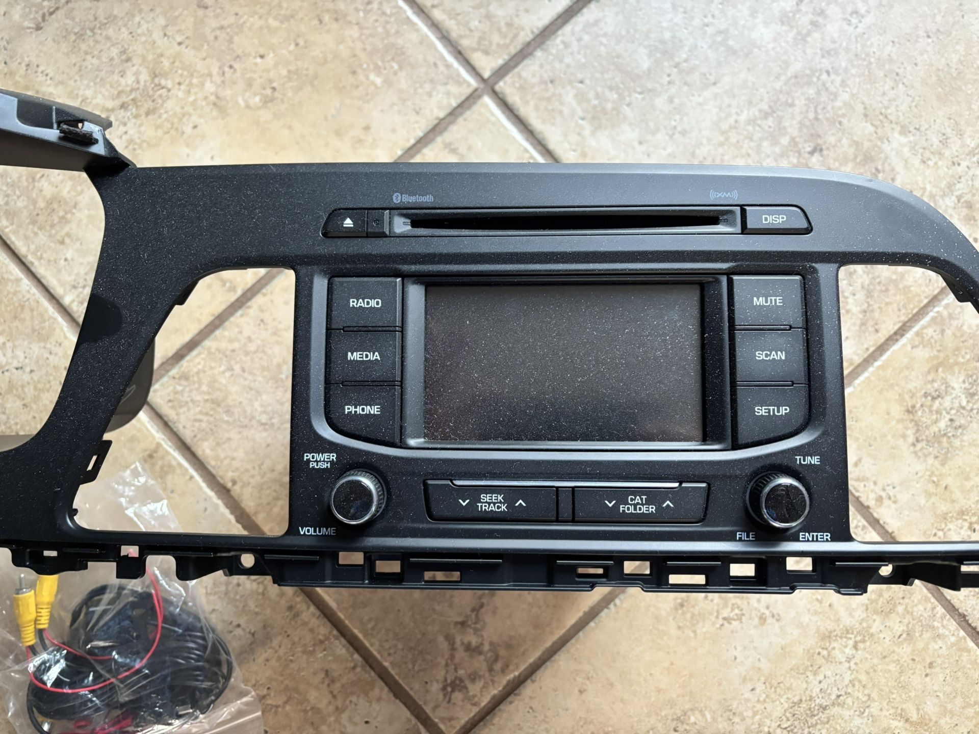 Hyundai Sonata Factory radio