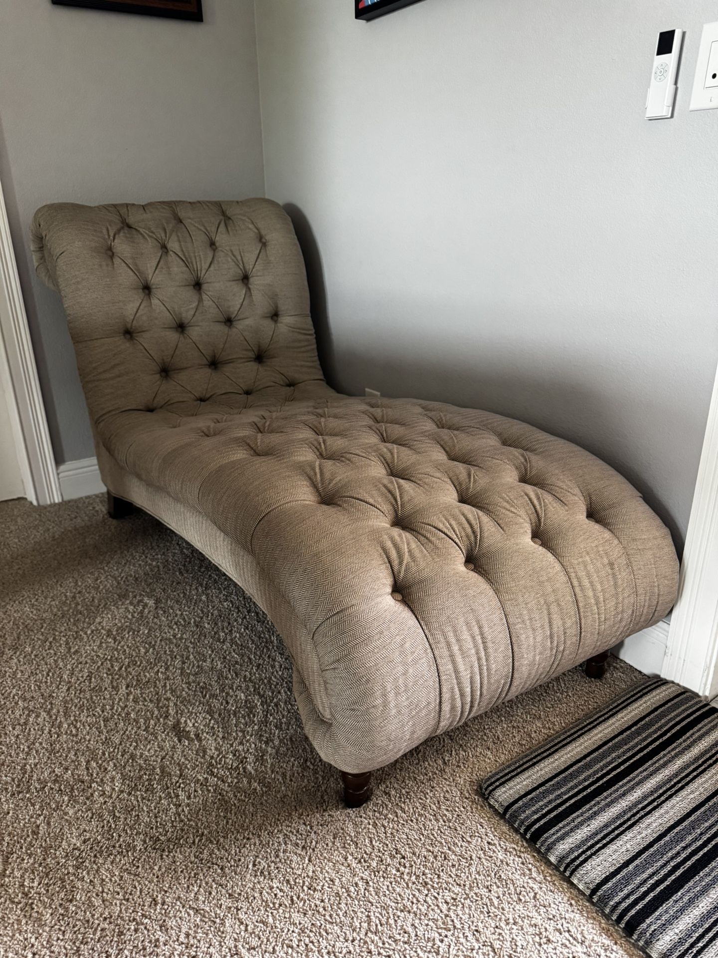 Sofa Chaise
