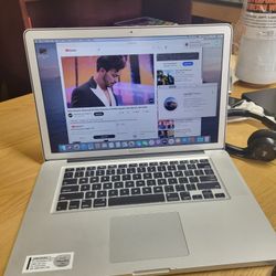 MACBOOK PRO WITH 15 INCH, CORE i7 2012 RESET AND ALL UPDATED (LAP10)