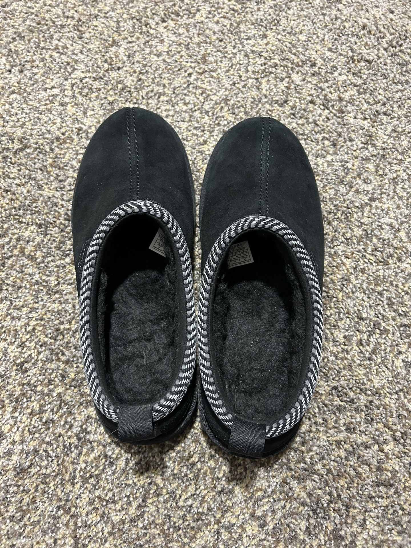 Black Koolaburra by Ugg slippers size 11 Women main image 2