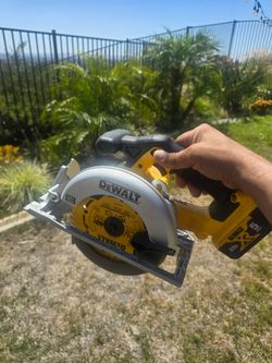 DeWalt Cordless circular saw
