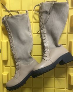  YOKI-LENNY-02 lace-up knee-high boot Size 8 $15.00