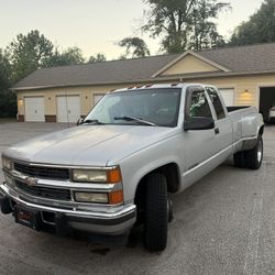 3500 Chevrolet 