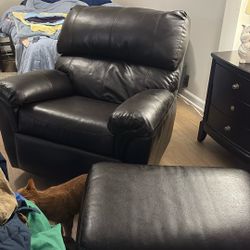Free Recliner And Ottoman