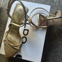 aldo gold heels size 7