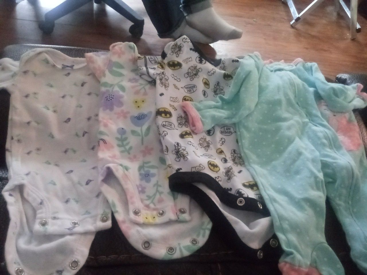 Newborn to 3 month girl clothes