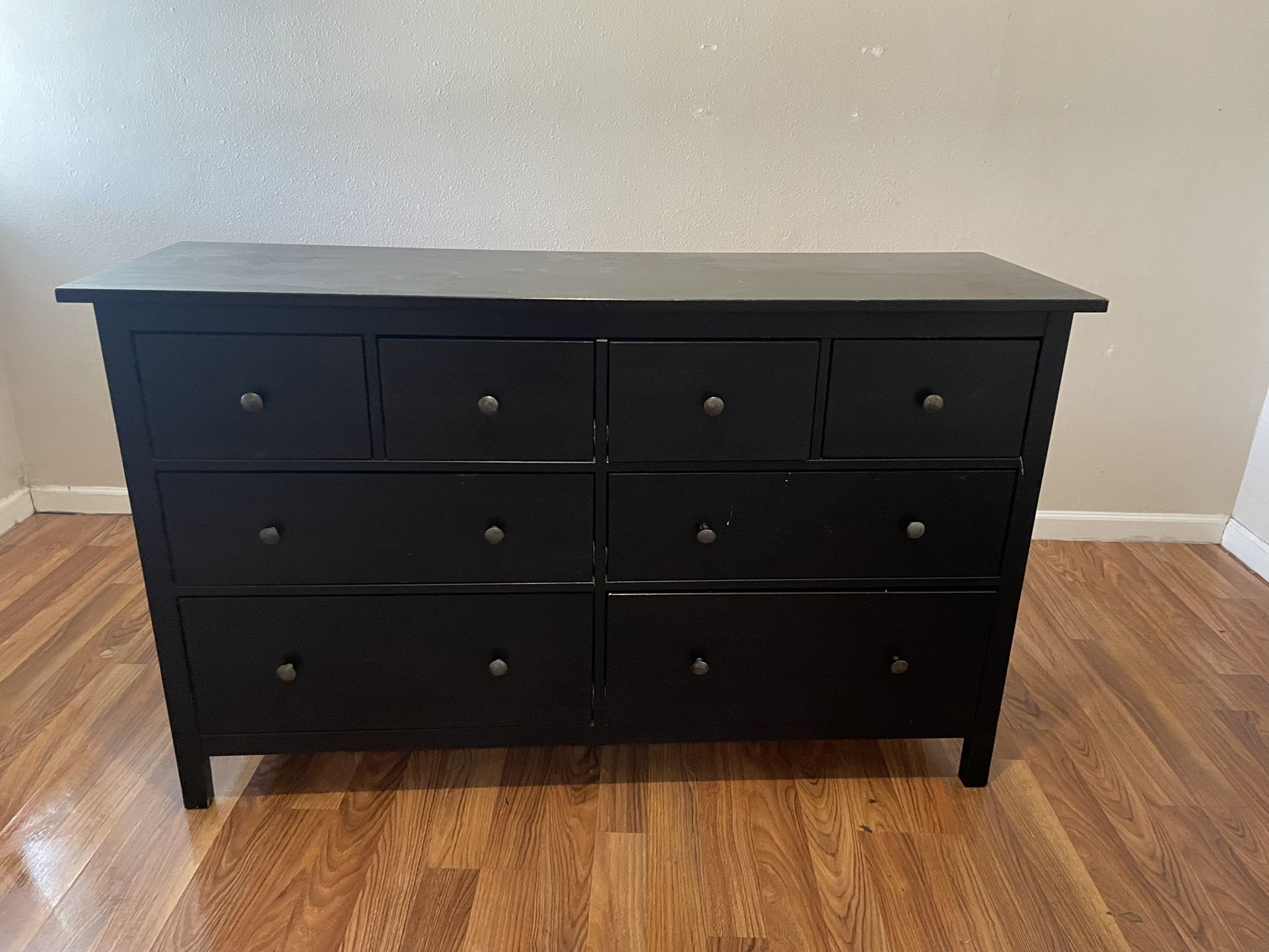 8 Drawer Dresser