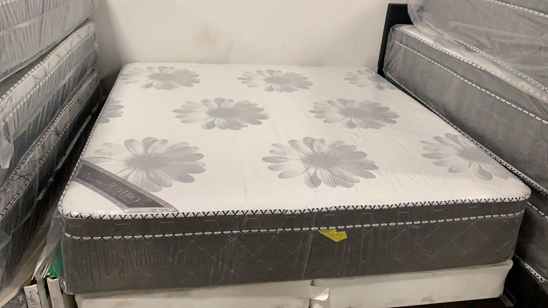 16” EURO JUMBO Extra Firm KING Orthopedic Pillowtop Mattress. 🔥🔥🔥DELIVERY AND FINANCING AVAILABLE🔥🔥🔥