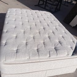 Serta full Double Pillowtop Mattress And Box Spring 