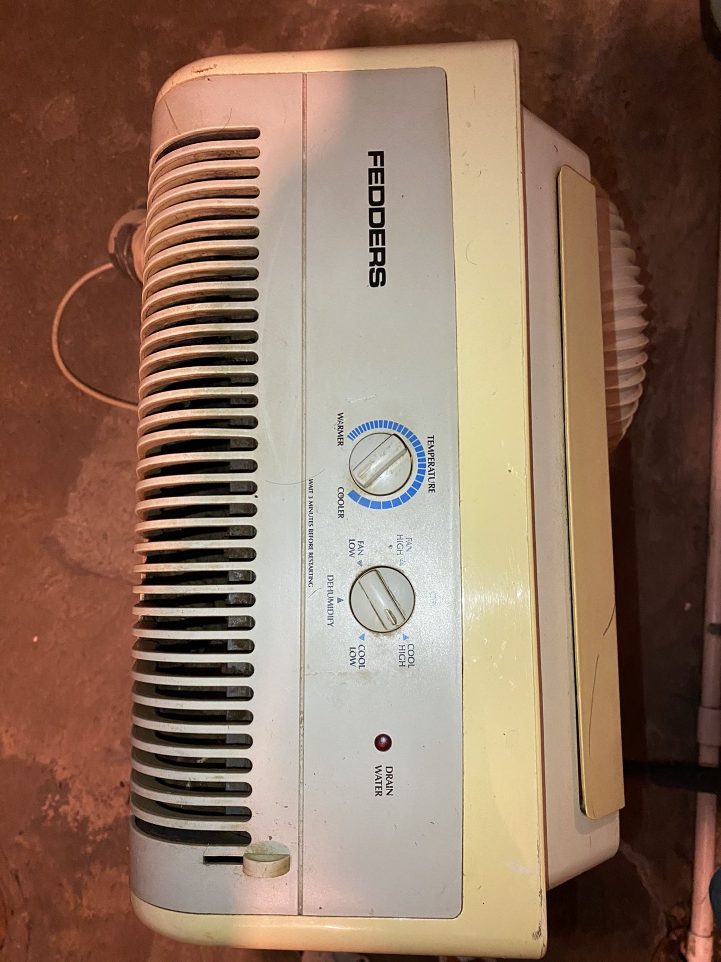 Fedders portable Air Conditioner & dehumidifier for Sale in Chicago, IL OfferUp
