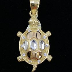 $425 Three Tone Gold Turtle Animal Charm Pendant 