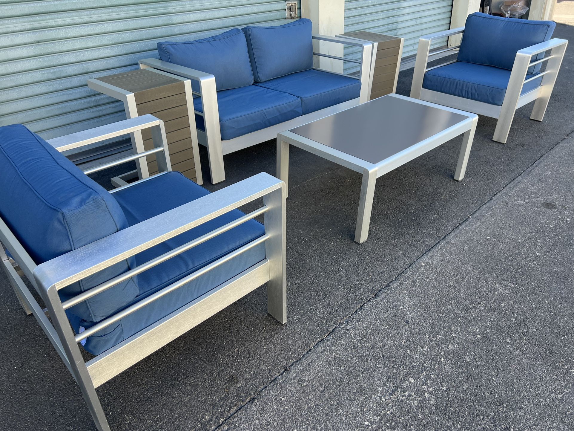 Patio,Outdoor Furniture,2 Club Chairs,1 Love Seat,2 Side Table,1 Coffee Table.Cushions.