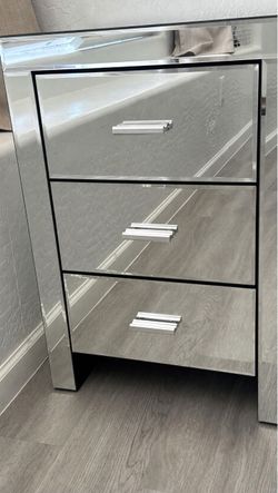 Set of 2 Mirrored 3-Drawer Nightstands