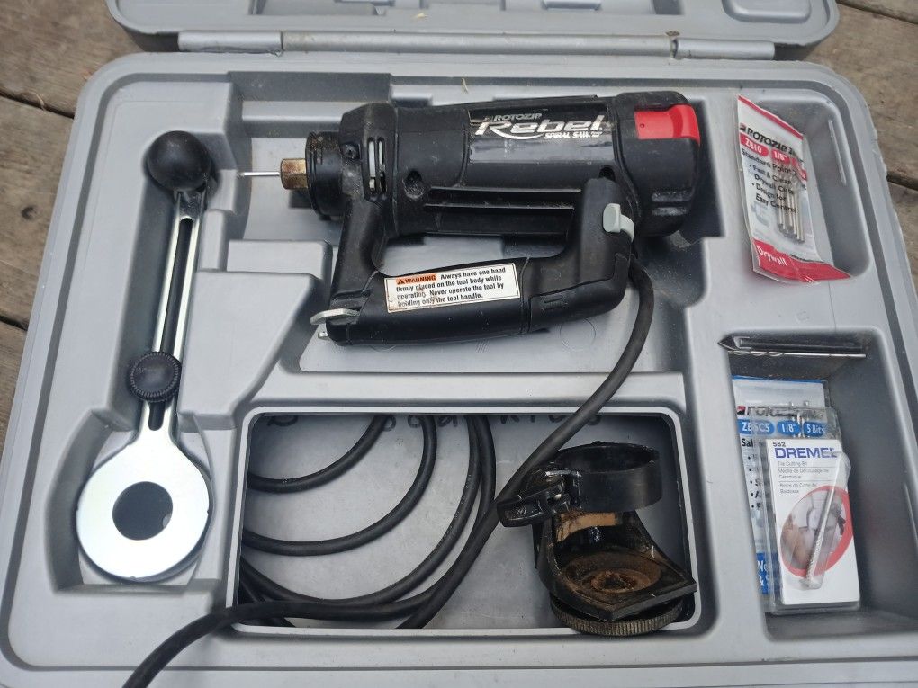 RotoZip Rebel Spiral Saw Kit (With Accessories)