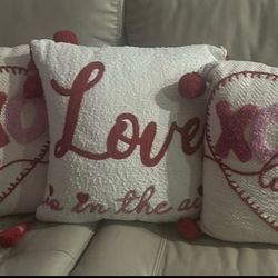 Xoxo love Pom Pom pillows bundle of 3 new 20"