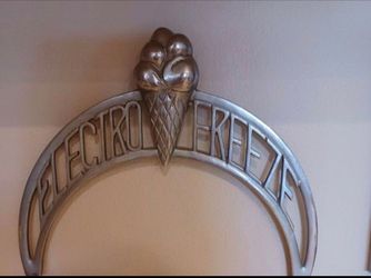 Metal vintage Electro Freeze decor