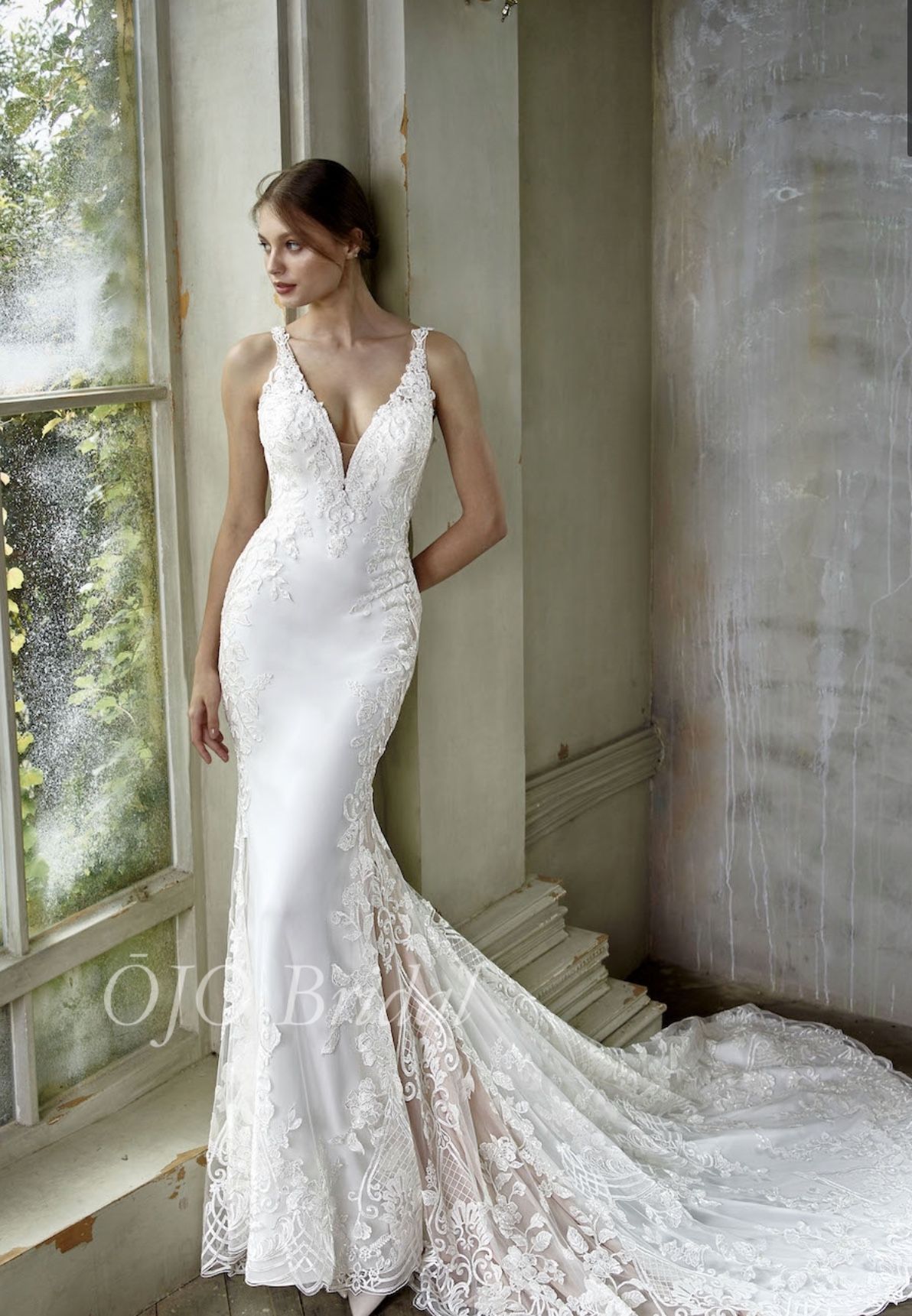 WEDDING DRESS SALE! Mermaid Gown With Exotic Back