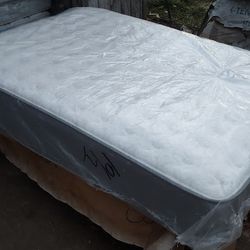 Queen Size Mattress And Box Spring Restonic Comfort Care 