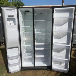WHIRLPOOL REFRIGERATOR 