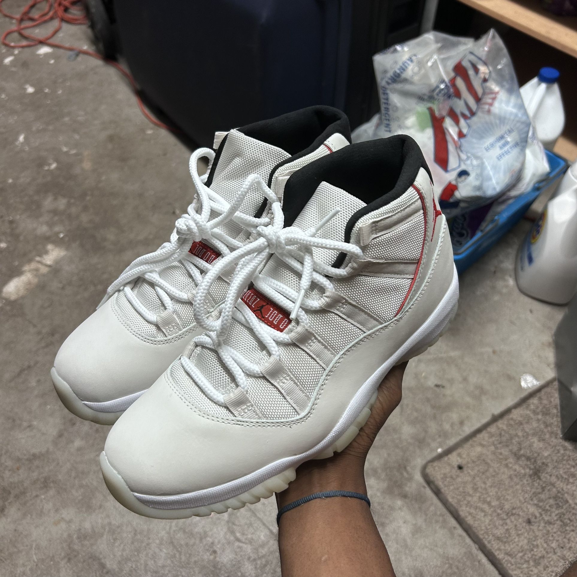 Air Jordan 11 Platinum Tint
