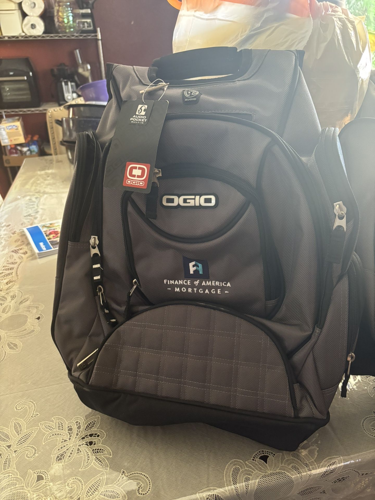 Backpack (s)