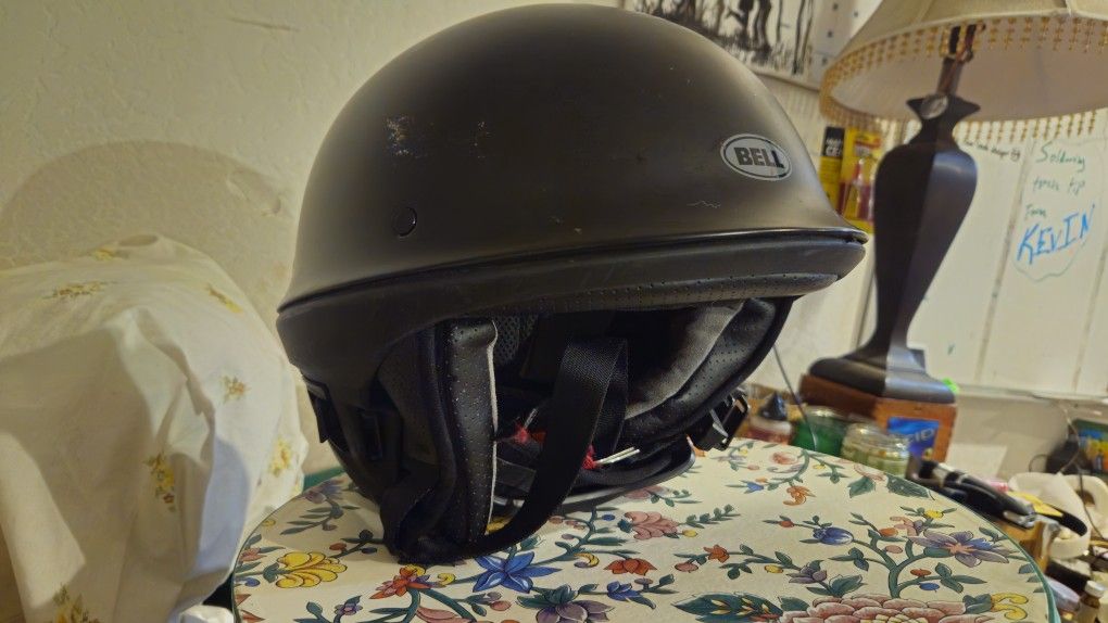 BELL. ROGUE DOT. FMVSS NO.218 CERTIFIED