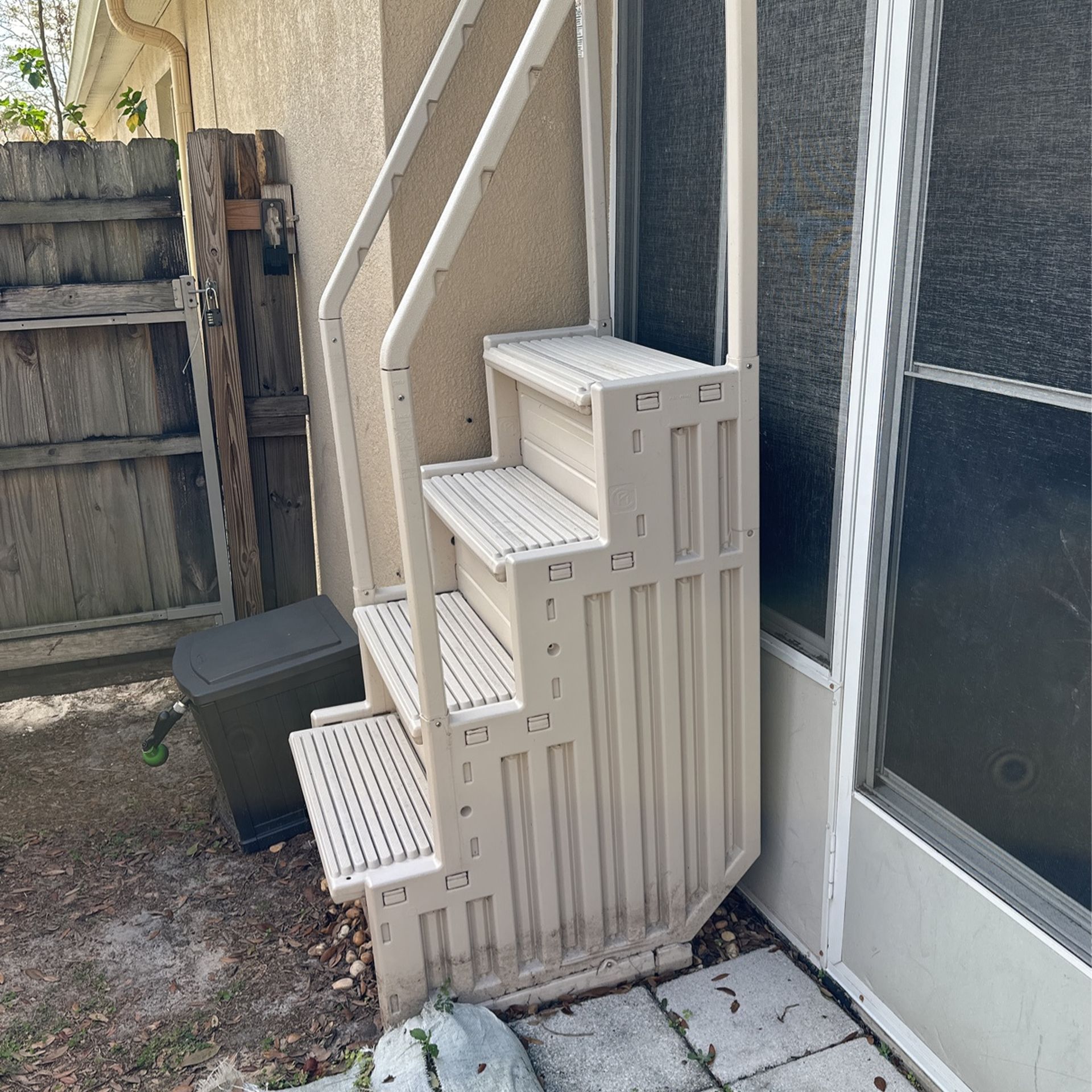 Confer Above Ground Pool Steps for Sale in Orlando, FL OfferUp