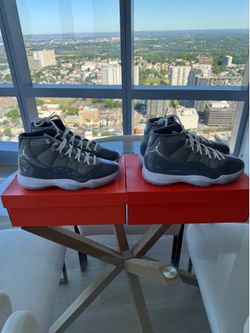 NIKE AIR JORDAN 11 COOL GREY SIZE 9.5 & 9