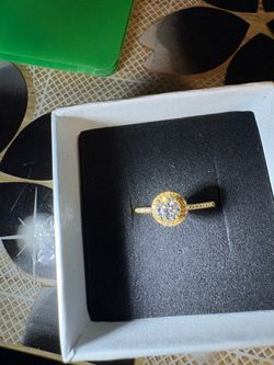 Gold Halo Ring with Round Center Stone
