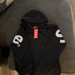 Supreme hoodie