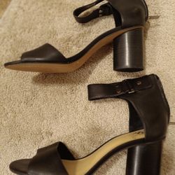 New: VINCE CAMUTO Corlina Sandle 