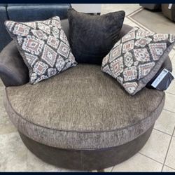 Brand New⭐️ Abalone Oversized Chair⭐️ Great Financing Options ⭐️