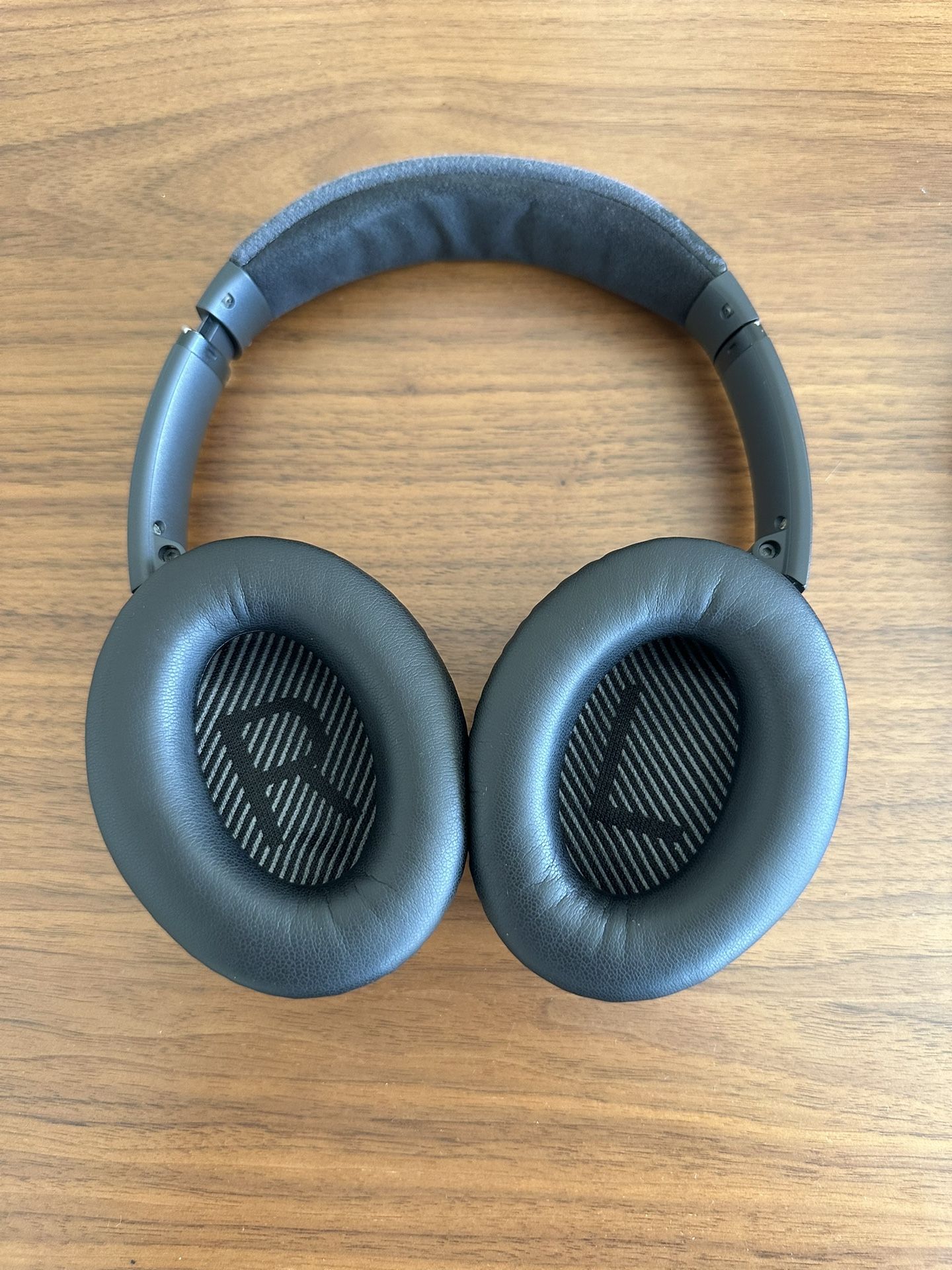 Bose QuietComfort 35 II Headphones + New Earpads/Case