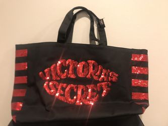 Victoria’s secret- 24” length large hand bag NWT