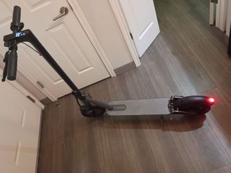 MAXSHOT V1SPRO Electric Scooter – 500W, 22 mph, 22-mile range – Used