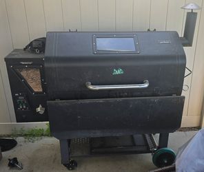 Green Mountain Grills Jim Bowie Pellet Grill (wifi controls)