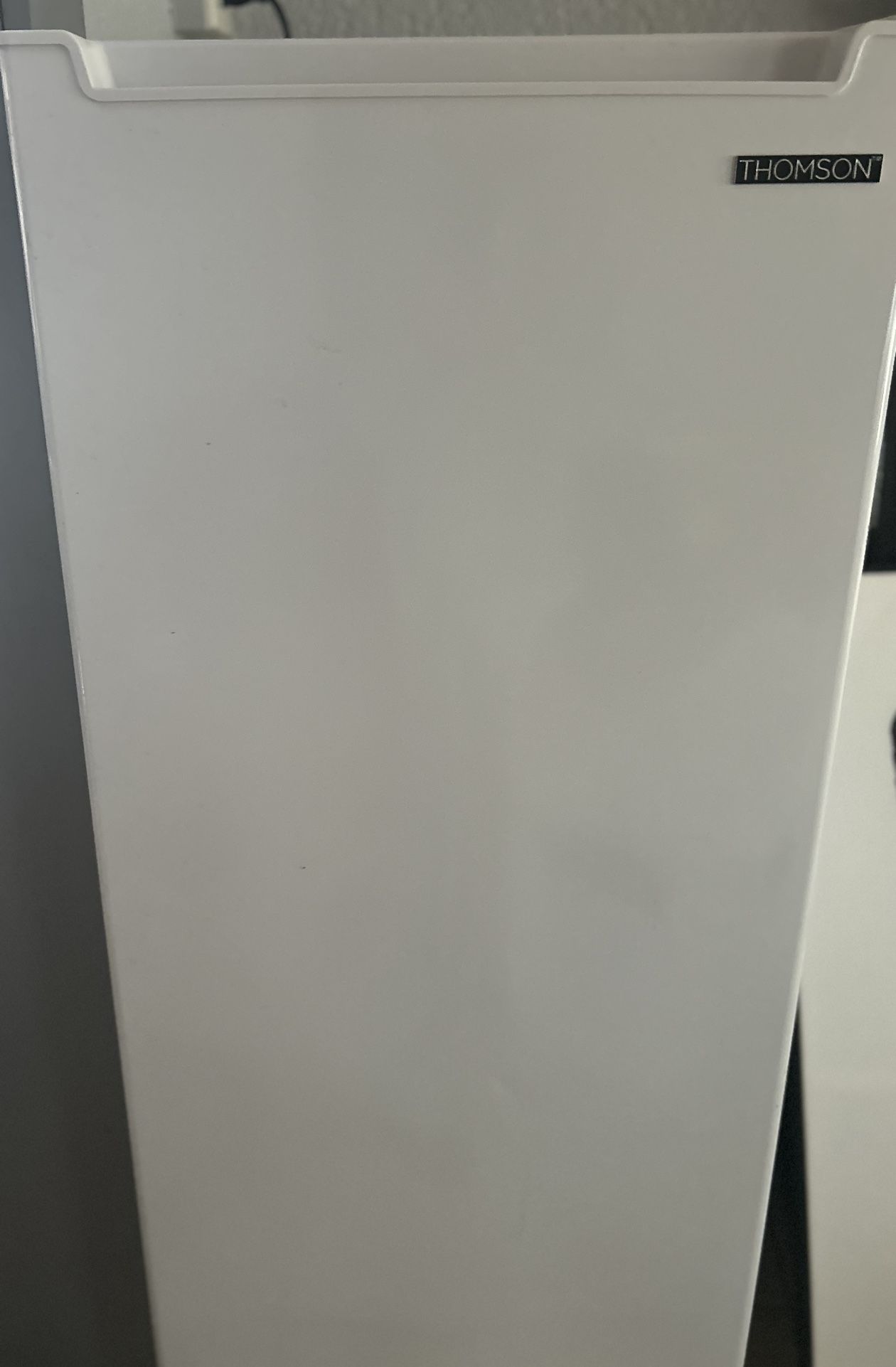 2 Upright Freezers 6.5 cu Ft