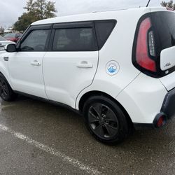2015 KIA Soul - 97000 Miles. Zero Mechanical Issues 