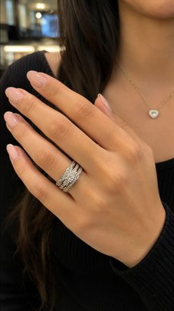 $1,000 Kay Jewelers 14K White Gold 3-Stone Diamond Ring  set with a removable center band.