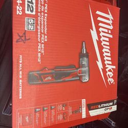 Milwaukee M12 12-Volt Lithium-Ion Cordless ProPEX Expansion Tool Kit with (2) 1.5Ah Batteries, (3) Expansion Heads and Hard Case